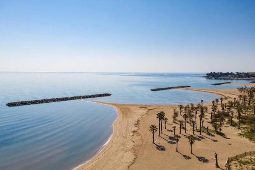 F2/4 Pers Plage-Commerces A Pieds-Parking Prive Saint Aygulf Buitenkant foto